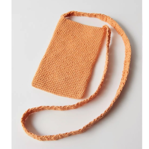 UO-Crochet Small Crossbody Bag - Picture 3 of 6